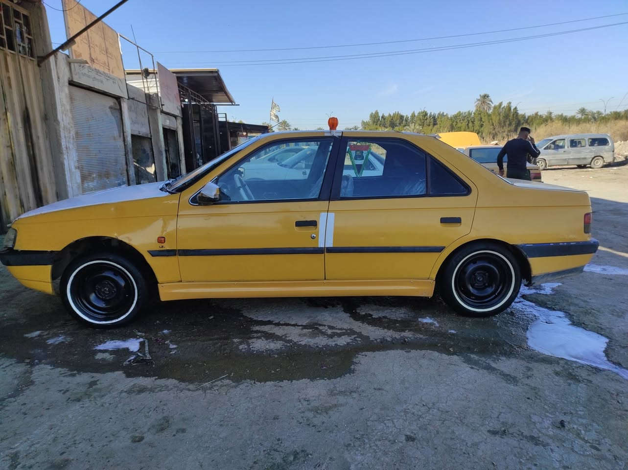 السلام عليكم شباب سياره للبيع موديل 2009 بيجو 405 رقم إنكليزي بغداد سنويه ما ساقطه  ل 2028مشروع وطني تحويل مباشر مكينه وكير جديد  تخم تاير ابو الخطه  جديد دواخل حلوه ونظيفه سياره لا ضربه ولا تبديل مكفوله  انضف من الصوره تجي تشوفه سياره مال جناي السعر 26ورقه وبيه مجال للشراي عندي عمليه متوازي عله بيعته كلش مكان بابل مامتواجد على الفيس الاستفسار هاذه رقمي اتصال وتدلل‏‪0787 457 3306‬‏
