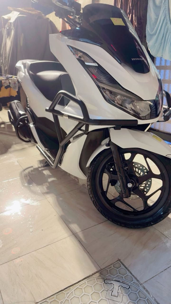 يابة السلام عليكم psx ياباني اصلي جيل الرابع بعدهة وكالة ماشية 16 الف جديدة بمعنى الكلمة  عليهة درع بلاك اصلي ودرع  صلنصة السعر خاص ***********
