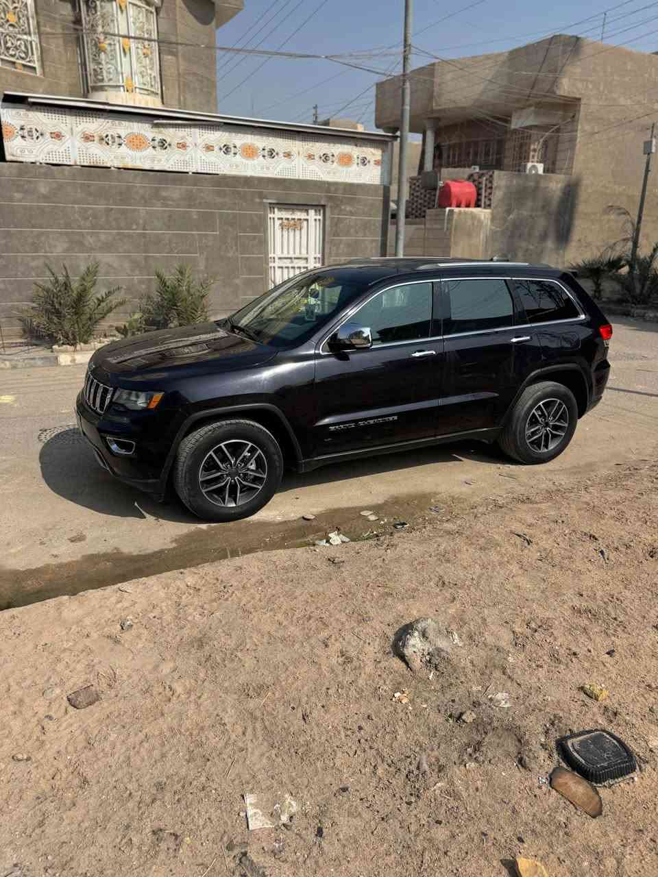 جيب 2019 لمتد فول مواصفات 
فتحه 
نقطه عمياء
شاشه كبيره
خزن ميموري
كشنات جلد 
كامره دواره
حساسات خلفيه 
إطفاء ذاتي 
وبقيه مواصفات الفول 

حادث دعاميه فقط صور الحادث منشوره
صبغ كلير من امريكا 4 قطع بدون حادث بدون فتح كفاله تكم داخليه وشاصي ولغد وايرباك 
السعر 200 و بيهه مجال قليل

***********
إذا تشوفه مغلق اتصل واتساب البصرة, العراق
