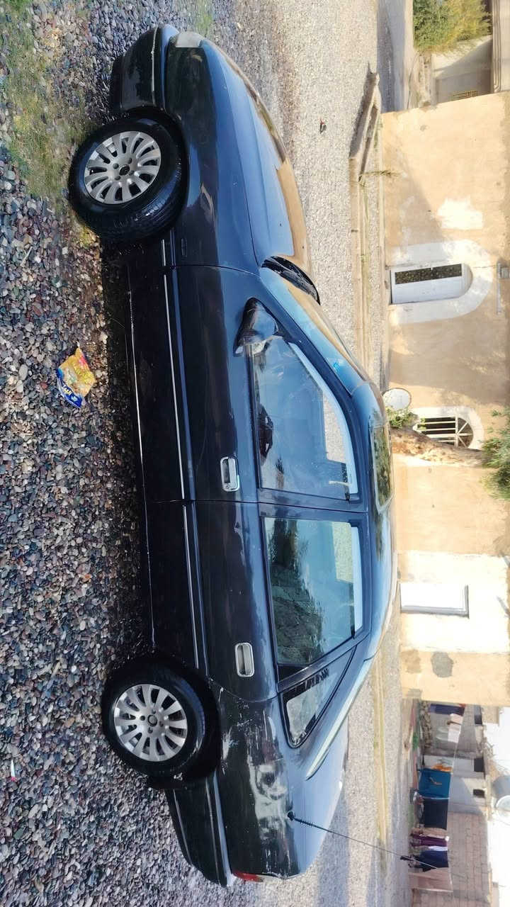 السلام عليكم اوبل فكترا موديل 91حجم 20سياره نظيفه مابي اي شي ابشرط كير ومحرك سياره كلها على البلاد شرط سنويه مشروع وطني لنهايه 2027 بيه دفتر بنزين رقم كركوك كهربائيه كلها شغاله تخم تايرت أمامي وخلفي جديد ويل كب اربعه سعرها 33 وبيها مجال بسيط للاستفسار رقم هاتف***********
