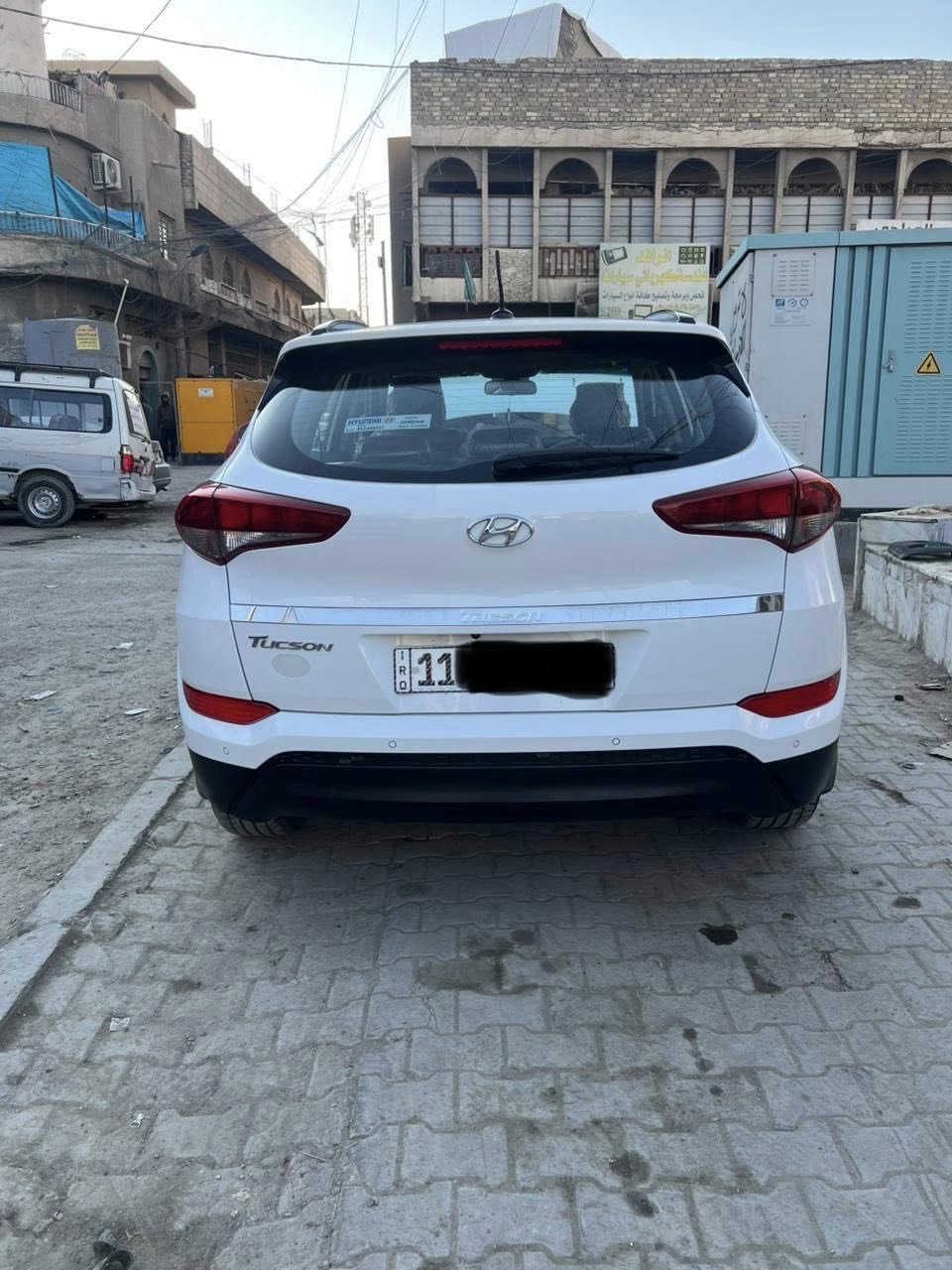 توسان موديل 2018 خليجي مكفوله من صبغ وضربه
رقم بغداد بسمي 
مااشيه 80
مواصفات 
بنراما 
جلد 
حساسات خلفيه 
شاشه 
تبريد قطعتين
هند بيرك رجل 
وبعد بيها مواصفات 
العنوان . يغداد
  ‭0773 241 2757‬ ‬ ☎️
