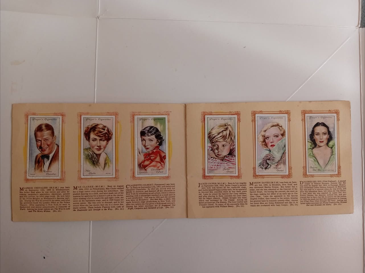 البوم كارتات اصلية قديم جدا انكليزي يضم مجموعة كارتات مشاهير السينما عدد ٥٠ كارت مع معلومات عن كل شخصية 
(مثبتة في الألبوم يمكن رفعها)
سعر الألبوم الكامل / ٣٥ ألف الاستلام مباشر بدون توصيل بغداد البلديات الشارع العام التجاري


**إذا كنت صاحب هذا الإعلان وتريد حذفه لأي سبب، رجاءا أرسل رسالة إلى الدعم الفني**