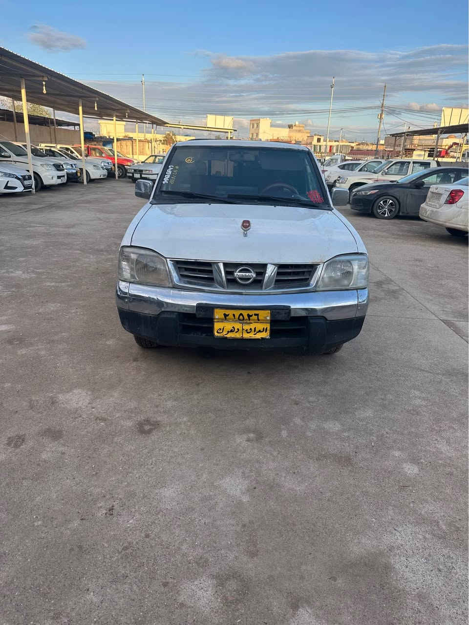 للبيع نيسان ٢٠٠٨ بدون ضربة  سقف بيها صبغ نبيع عام صبغ بجم كبس سعر ٧٢ ورقة و بيها مجال واتساب ***********     *********** دهوك, العراق
