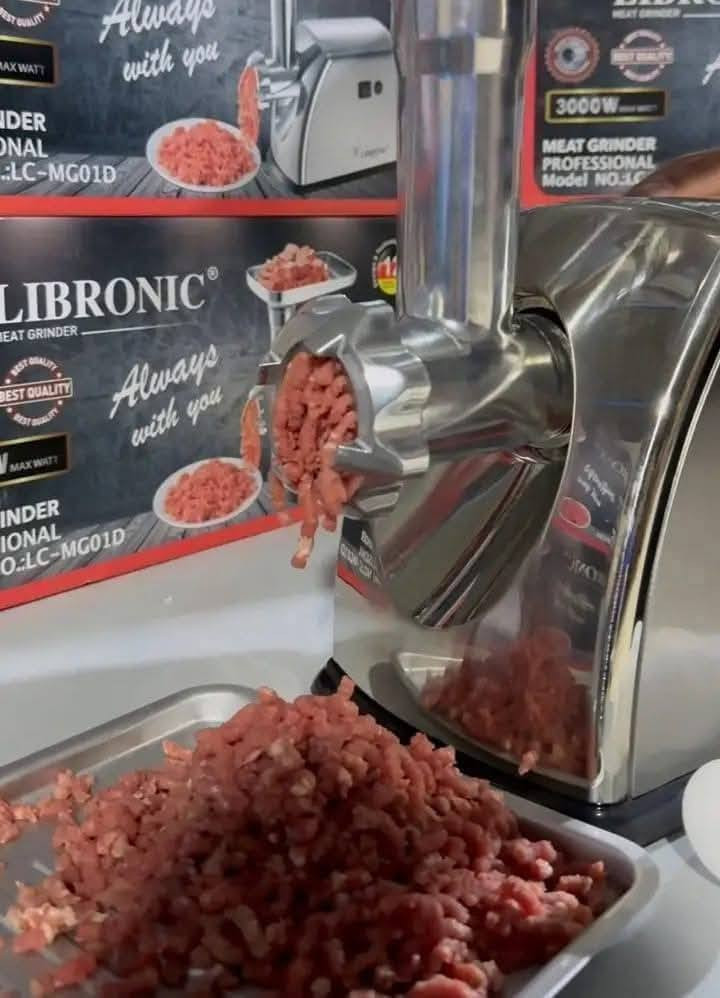 مثرامة لحم🥓🥓 ليبرونك الماني🇩🇪🇩🇪
(شعارنا افحص يلا تحاسب لمندوب)
ستانلس ستيل مع دشالي حديد ✅ مع ضمان لمدة سنة من تاريخ الشراء 🔥 بسعر مناسب 

المواصفات ✅ 
✅ شفرات حادة من الفولاذ عالي الجودة
✅ ثلاث درجات لفرم اللحوم
✅ وظيفة عكسية
✅ ملحق خاص لصنع النقانق 
✅ يتميز المنتج بسهولة التنظيف 
✅ الطاقة: 3000 واط
✅ ضمان لمدة سنة من تاريخ الشراء

للحجز والاستفسار مراسلتنا على الصفحة📝📝📝


**إذا كنت صاحب هذا الإعلان وتريد حذفه لأي سبب، رجاءا أرسل رسالة إلى الدعم الفني**