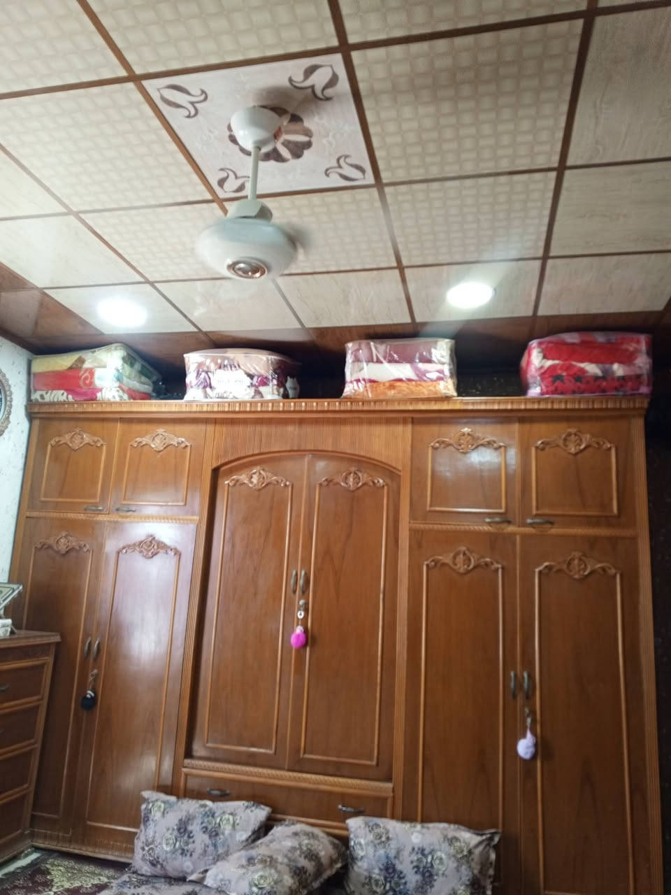 السلام عليكم غرفه نوم للبيع للتواصل والاستفسار ا تصل عل رقم ***********
