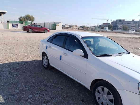 اوبترا
2010
أحلا من الصوره جديده 
مابيها قطره صبق 
المحرك بيه خيط بخار فقط 
90وبيها مجال قليل 
***********
