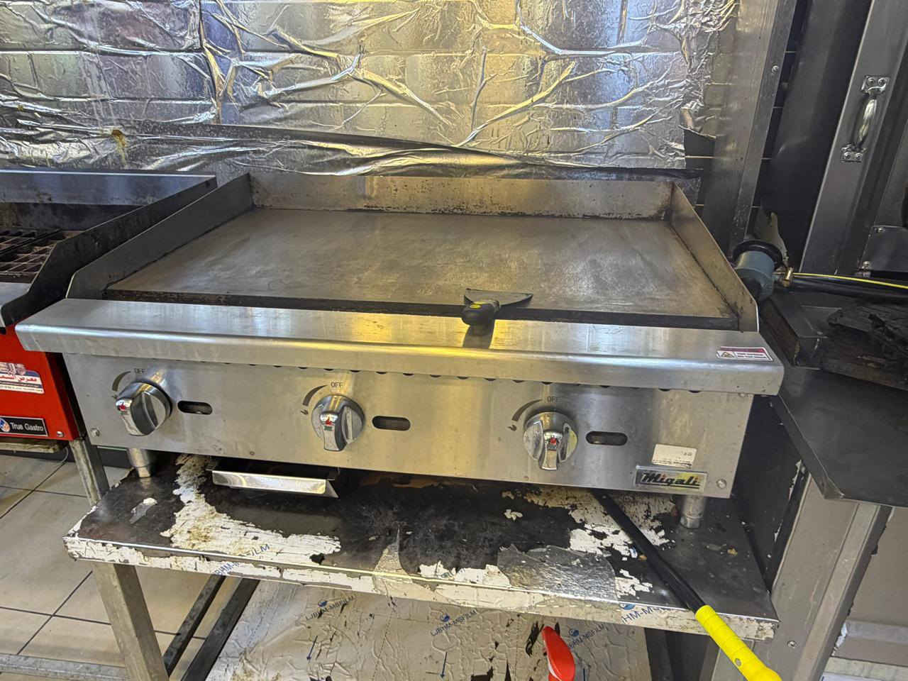 سلام عليكم عندي غراص للبيع كلمن وسعره و الي يريدهن شلع هم سعر يختلف
تواصل ***********
