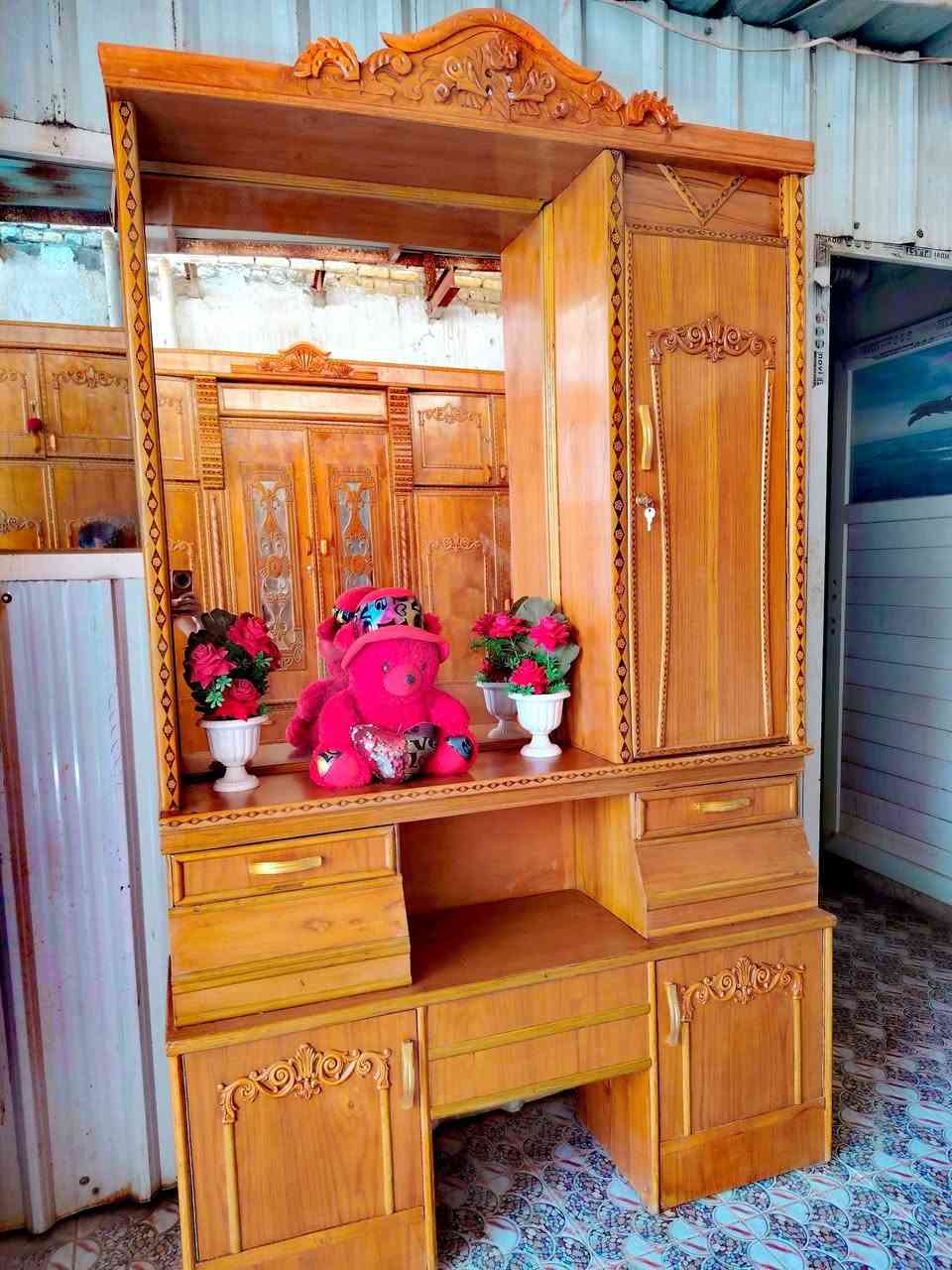 غرفة اخشاب صاج ام السته طابقين مستخدم نضيف موديل حديث للبيع الديوانيه اتصال ***********
