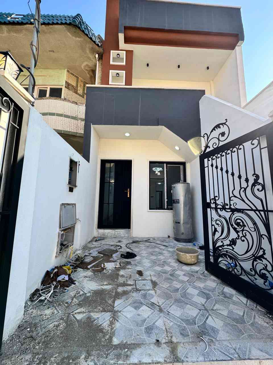 دار للبيع ( يصلح للاستثمار )
الموقع : حي الصديق الاولى
المساحة : 100 متر
الواجهه : 5 متر
الاتجاه : غروب
الدار معزول ب درج خارجي
الطابق الاول : غرفة نوم وهول واستقبال ومطبخ وصحيات
الطابق الثاني : غرفة نوم وهول واسقبال ومطبخ وصحيات
نستقبل عروضاتكم في اغلب مناطق الجانب الايسر
للاستفسار مراجعة مكتب المدينه سايدين الصديق قرب مرطبات البحرين 
***********
***********

لمعرفة السعر الانضمام إلى قناتنا في التليكرام عبر الرابط ادناه 

https://t.me/al_madena
