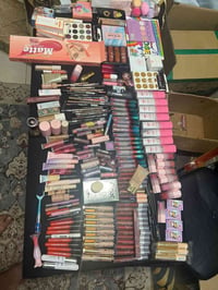 مكياج 200 قطعه خلي سعرك وبالعافية 07823383383