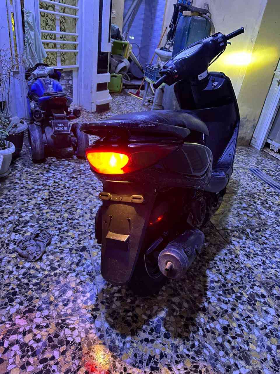 السلام عليكم بريز نوزل ياباني حساس ستان وحساس گلبه كهربائيات شغاله كلها بيها نقص بس الكفر الشباك مال مكينه وكفر صالنصه لدراجه ب 500وبيها مجال للاستفسار ***********متوفر واتساب
