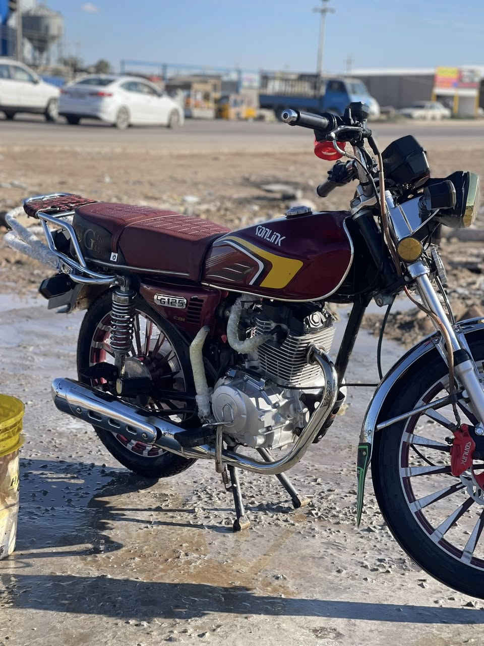 سلام عليكم شباب دراجه للبيع سيفان سونك موديل 2024 نضيفه اخت الجديده اوراق اصولي تترقم دراجه مكفوله كفاله عامه مابيه اي نقص تجي تفحص وتروح السعر 730 وبيه مجالل لطيبين مكاني قرب كاطون الرازي رقم الهاتف ***********
