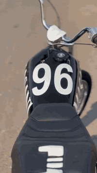 ‏سلام عليكم شباب دراجة للبيع كفالة عامة استوى معمرة والسعر خاص رقم التلفون ***********
