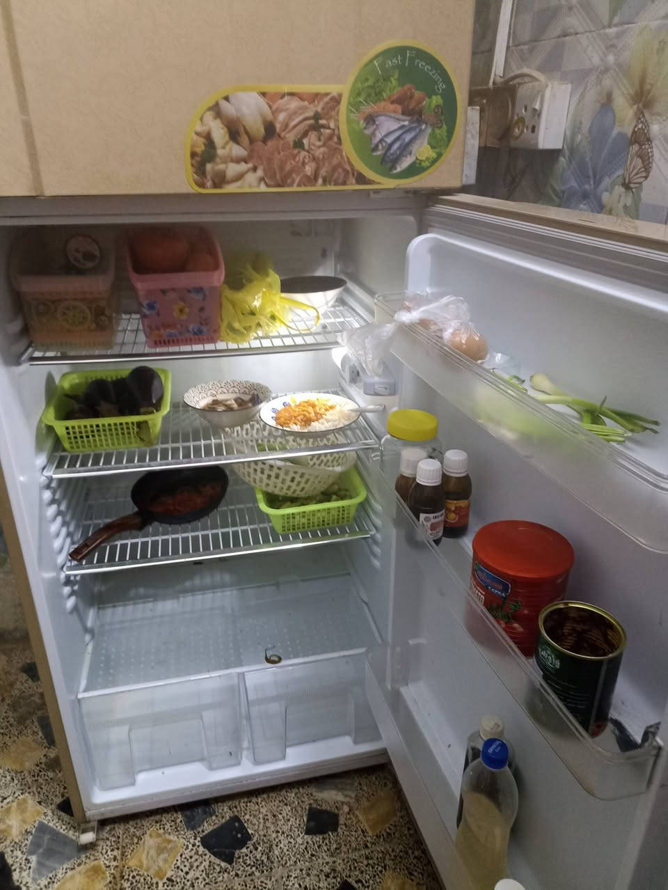 ثلاجه للبيع أكبر حجم نوعية كوين الملكة شرط التجميد والفحص نظيفه جدا استعمال كلش قليل ماخذها ب 850 الله شاهد اريدها ب 450 عندي مريض وتوازيت شاهد الله 
تغنيك عن المجمده تجميدها فول


**إذا كنت صاحب هذا الإعلان وتريد حذفه لأي سبب، رجاءا أرسل رسالة إلى الدعم الفني**