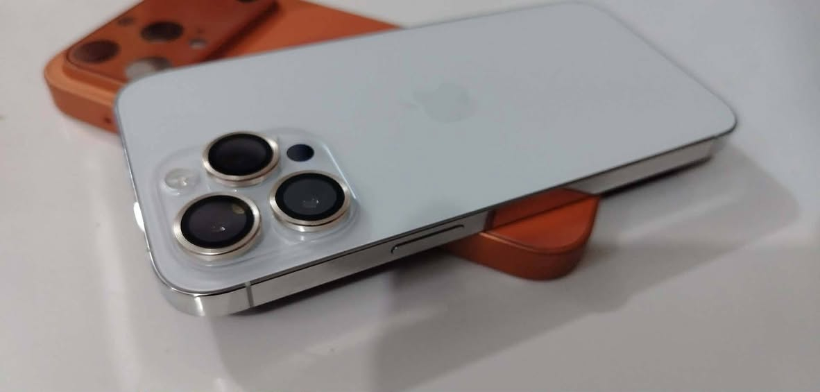 للبيع 14 نضافه 100٪بطاريه 95ذاكره واحد تيره ***********
