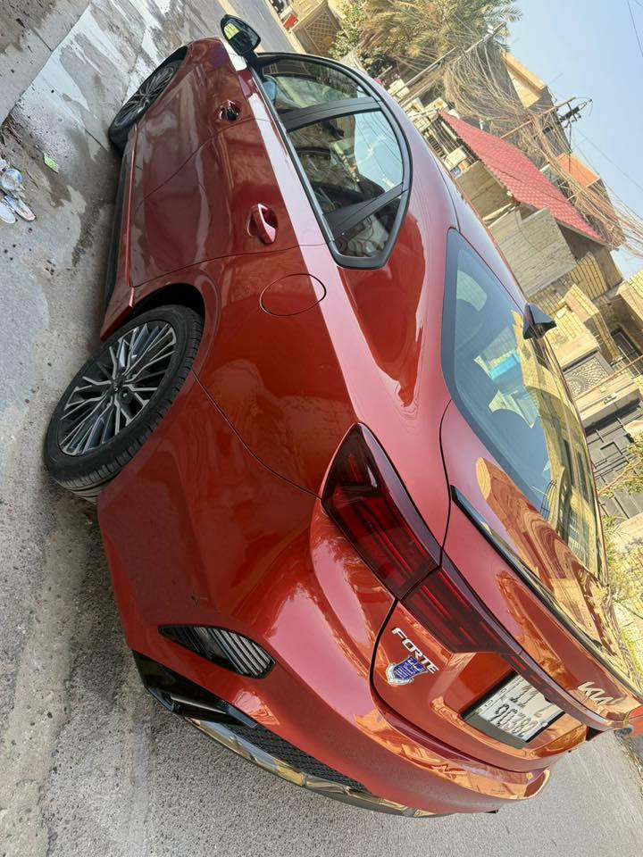 ا فورتي 2023 - GT Line (مواصفات مميزة) 🔥

المواصفات :

• الموديل: 2023.

• المحرك: \bm{2000} دوش (DOHC) - أداء قوي وسلس.

• المسافة المقطوعة: 24 ألف ميل فقط.

• اللون: مشمشي 

المواصفات والكماليات (GT Line):

• بصمة تشغيل وبصمة أبواب.

• تشغيل عن بعد.

• ستيرن حرف D (رياضي) مع تحكم كامل.

• شاشة كبيرة، كاميرا، وحساسات.

• نظام قيادة رياضي وشكل خارجي هجومي.

•كشنات جلد مطرز GT

حالة الحادث والضرر:

• الضرر: جاملغ وبابين (مبدلات نفس اللون/درجة أولى).

• الايرباك: سليم (بدون ايرباك).

• الشواصي والدواخل: سليمة بشرط الفحص.

• الرقم: بغداد (لوحة نكليزي جديدة).

• الموقع: بغداد.

• السعر المطلوب: 146 ورقة (\bm{14,600}) وبيه مجال طيب للشراي.

للتواصل والاستفسار (صاحب السيارة):

📞 ***********
