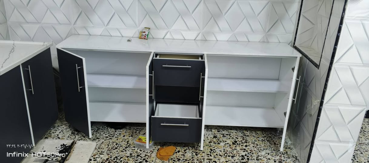 كاونتر ( ام دي اف تركي خشب  ) 
قياس مترين مع سنك متر ونص مستخدم شهر مستعجل على بيعته السعر  400 وبي مجال الشراي يتصل على الرقم 
***********   وبي وتساب
