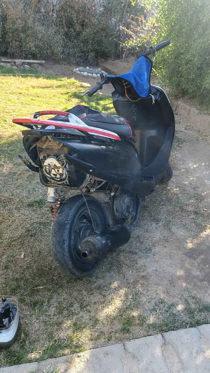 السلام عليكم درجة ماكس 140 للبيع دراجه مابيها نقص بس كهربائيات غير شغاله ومحرك مزود الاستفسار ***********
