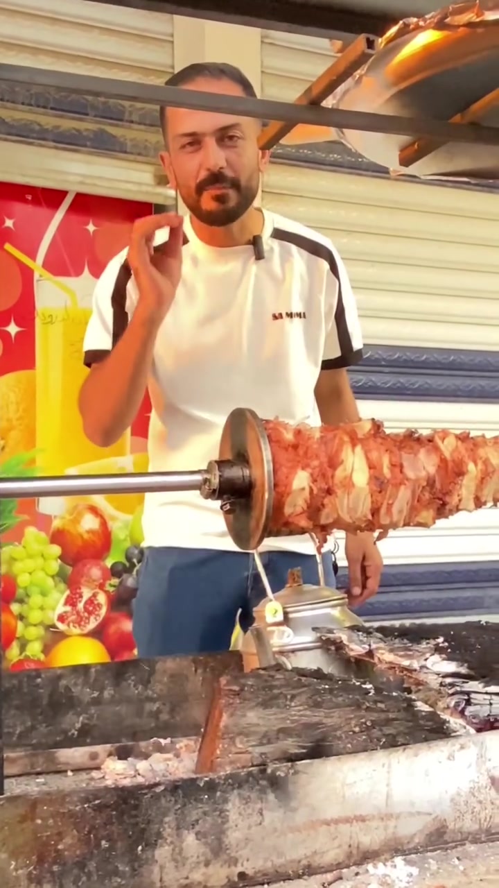 #مطعم_العبيدي  للحجز ***********
كص على الفحم هبهب 
​🔥 كص على الفحم بالطريقة البغدادية الأصلية.. الطعم اللي يدخل القلب! 🔥
​يا أهلنا وناسنا.. إذا تدورون على النكهة البغدادية القديمة، واللحم العراقي  المخمّر على أصوله والمشوي على هداوة الفحم، مطعم العبيدي فتحلكم أبوابه ليقدملكم أطيب "كص على الفحم" بالمنطقة! 😋🌯
​ومو بس هاي.. ورا اللقمة الدسمة، حلاتها بـ إستكان شاي مخدّر على الفحم، يضبط المزاج ويعدل الرأس (وضيافة مجانية لكل حبايبنا)! ☕️🪵
للحجز وتوصيل /***********
محمد الاعلامي
