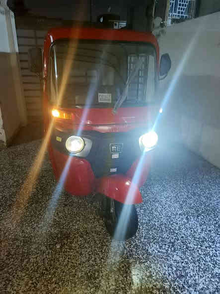 سلام عليكم تكتك مديل 18 مصبوغه  جماليه ما بيها أي ضربه لغود صافيه وصافاح صافيه كهربايات شغاله لايت زنون اربع الوان مكاني بغداد جسر ديالى القديم  سعر) (4500 وبيها مجال

***********
