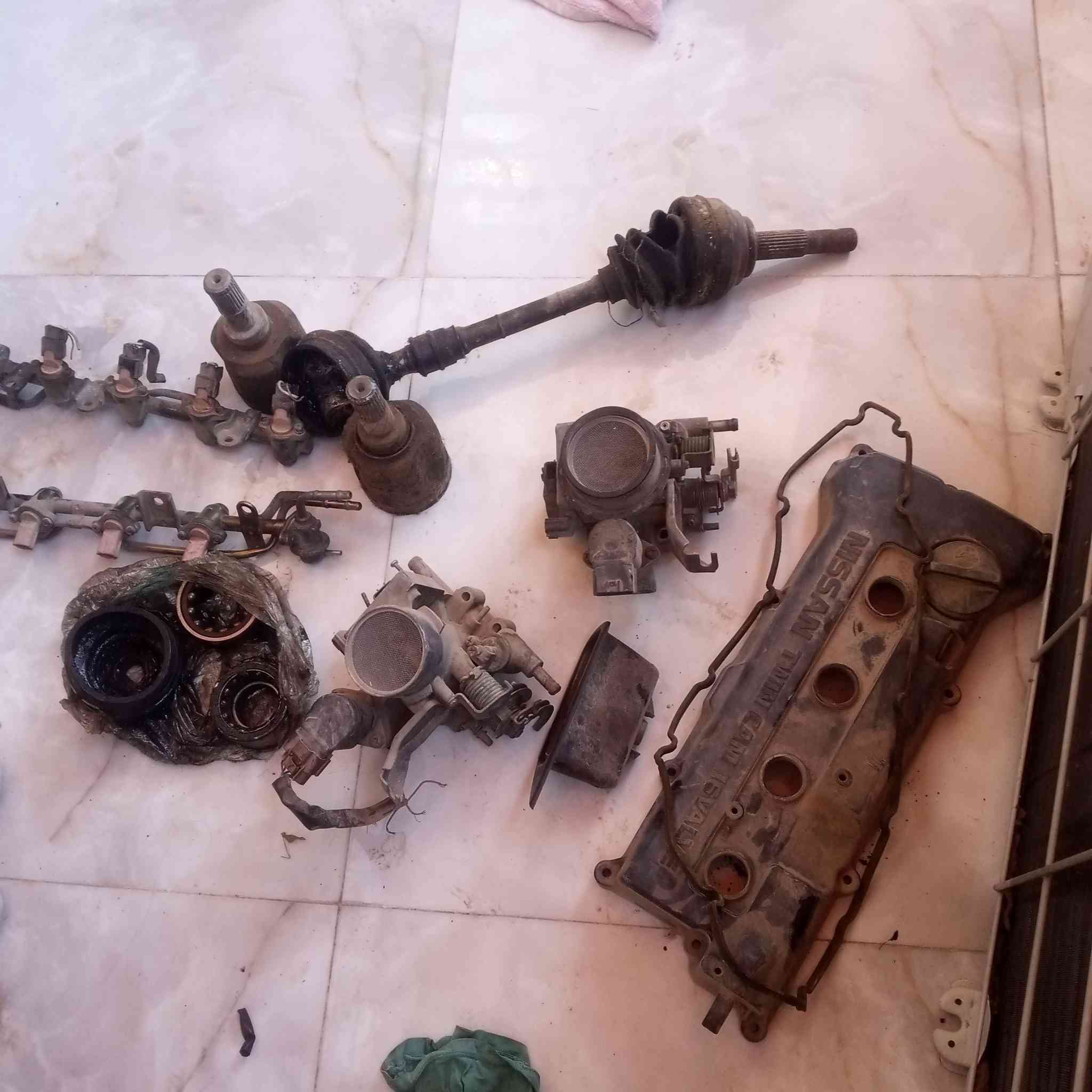 غراض نيسان
دوش ثنين نيسان سني 1600 مال كصه انطيك شرط

نوزلات هوه مسطره واحد مال كصه واحد مستخدم بس شرط ثنينهم

قبق محرك 

ودرايم شفت خارجي ودخالي شرط بس طاسه داخلي شوي تعبان
 مكاني كركوك واكو توصيل محافضات 
***********
