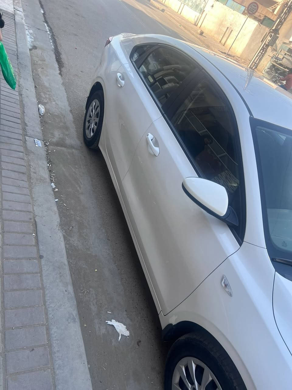 للبيع سيراتو مديل 2019ماشيه 112الف مكينه 2000مكينه وكير وصدر  تبريد كله مكفول بيه باب مصبوغ وداير مال جاملغ مصبوغ السياره عله ايدي صارلهه 5سنوات عندي  نص فول شاشه كامره تبريد قطعه وحده   سياره خير من الله استفسار  اتصال بل رقم السعر 145وبيه مجال مكاني دوره نهايه شارع 60   ***********
