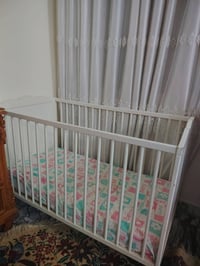 سرير اطفال • حالة جيدة • حتى ٤ سنوات