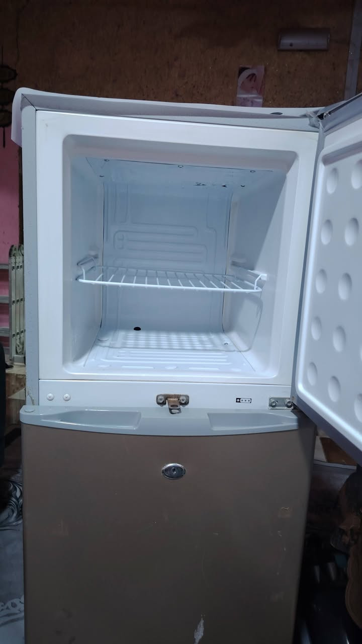 ثلاجه للبيع ما داخله تصليح وشغاله ونظيفه 8 قدم سعر 150 وبيه مجال الاشراي يجي خاص كنتور جديد خشب تركي وقوي سعر 120 وبي مجال للشراي العنوان جبيله مقابيل شارع سايلو


**إذا كنت صاحب هذا الإعلان وتريد حذفه لأي سبب، رجاءا أرسل رسالة إلى الدعم الفني**