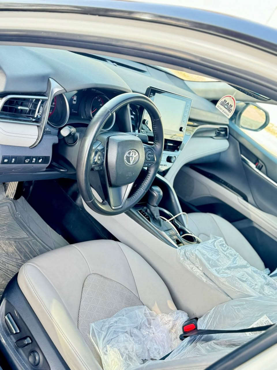 Toyota Camry xse 2022
‏سلام عليكم كامرى رقم اربيل
سيارة بية ربع بونيد وياجاملغ طرف سايق
داخل سيارة كريمى 
استيرن هيتر كشنات تدفئة
رقم موبايل 
***********
***********
سعر سيارة 222 مجال قليل
رقم شاصى
￼ 4T1K61BK9NU072323
مكان سيارة كركوك كركوك, العراق
