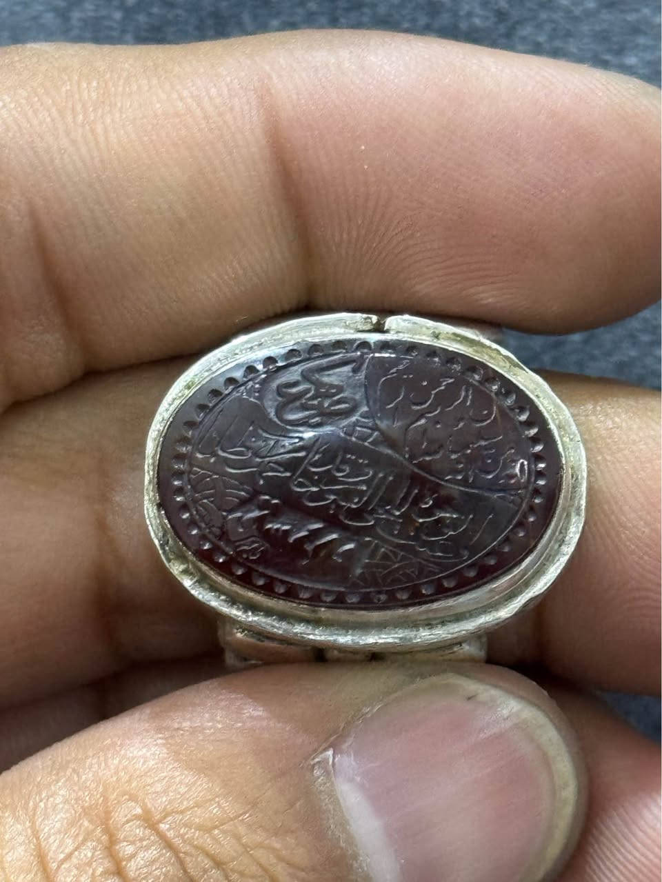 اللهم صل على محمد وال محمد
خاتم عقيق يماني كرزي
مخطوطه / حرز السيد علي القاضي
قطعه في منتهى الجمال 
مصاغ يدوي فضه عيار 925
مقاس الخاتم يلبس 18/19
يوجد توصيل كافة المحافضات البصرة, العراق


**إذا كنت صاحب هذا الإعلان وتريد حذفه لأي سبب، رجاءا أرسل رسالة إلى الدعم الفني**