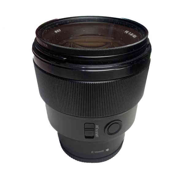 عدسة سوني 85mm f1.8 مع فلتر حماية بدون هود والقبق الفوك فقط القبق الجوا السعر 500 مكاني البصرة توصيل موجود ***********
