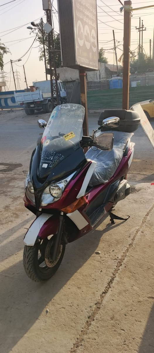 دراجه للبيع سلفر ونج جيتي بدون صبغ بيهه شخوط وكسر بل بك لايت مستعجل عله بيعتهه مكاني الشماعيه شارع الكهرباء الدراجه قفلهه من الاخير 15ونص رقم***********
