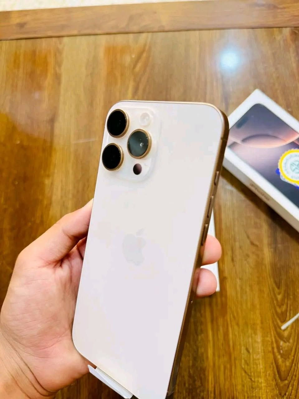 iPhone 16 Pro Max
256MG
عربي/انجليزي 
مفكش مسمار ،معفي ضريبة 
متاح التقسيط


**إذا كنت صاحب هذا الإعلان وتريد حذفه لأي سبب، رجاءا أرسل رسالة إلى الدعم الفني**