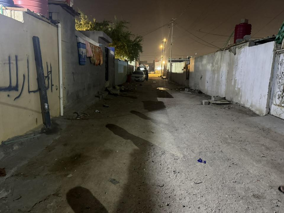 سلام عليكم
بيت تجاوز في حي الشرطه مقابل شارع موسى الكاظم يبعد عن شارع القائد 30 متر 
مساحة البيت 80 متر
يحتوي على غرفه وصاله وديوانيه وحمام خارجي وداخلي
سقف سندويج 
لبيت نضيف 
السعر 16 مليون وبي مجال 

0771 612 6698  رقم صاحب البيت
