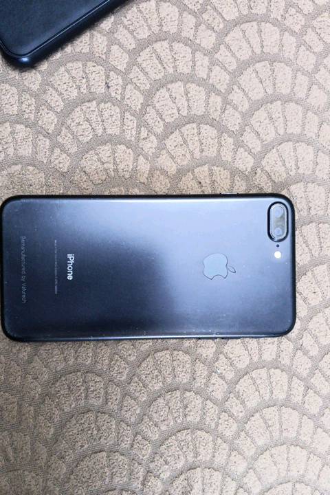 السلام عليكم ٫ ايفون 7 plus للبيع ٫ مبدل بطارية وشاشة ٫ الموبايل نضيف الشاشة اي فطر ما بيها ٫ المساحة 256 ٫ التصوير كلش واضح  ٫ العطل البيه فقط زر الصامت و ازرار الصوت . مكاني بغداد الدورة شارع 60 قرب اسواق النورس راسلني واتساب ادزلك الموقع