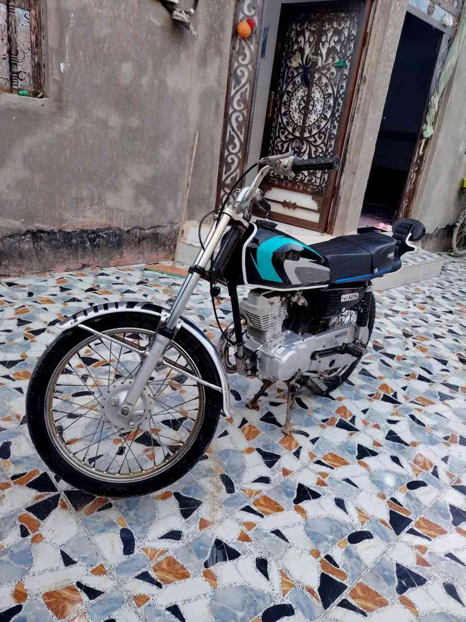 سلام عليكم دراجه يراني نامه الصلي  البيع كلك دوات كفاله عامه من طول اله طول محرك ما مفتوح مكان البصره ابو خصيب مو شراي لا يخابر او يراسل رقم هاتف ***********
