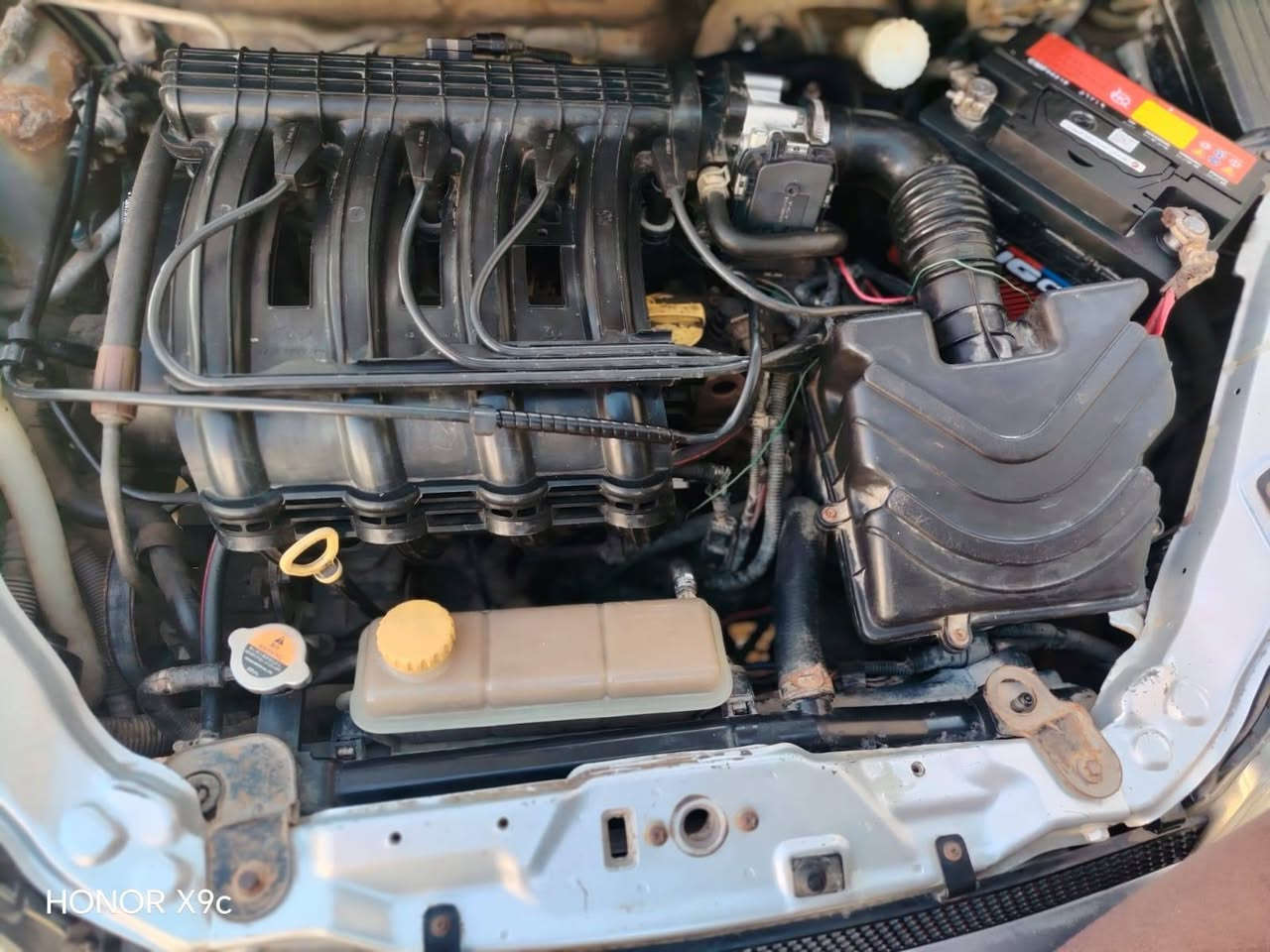 السلام عليكم.. شيري A113  كير اوتوماتيك موديل 10 الرقم ميسان  كشره كفاله من الضربه والتبديل كير كفاله  محرك بيه بخار قليل.. مصفره غرامات سنويه منتهيه السعر ب27 وبيها مجال ***********
