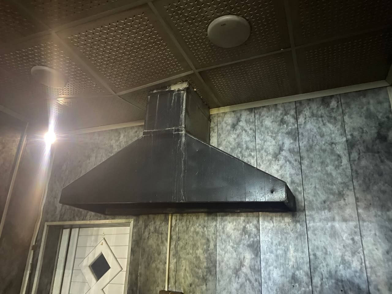 اغراض مطعم مستعملة للبيع
ميز ستانلس ستيل متر ونص x متر عرض

قلاية ٣ مدفع 

قدر كنتاكي 

كاونتر مرمر 

ساحبة دهن 

براد مقبلات 

كريل حجم كبير
مكاني بابل النيل 
***********
