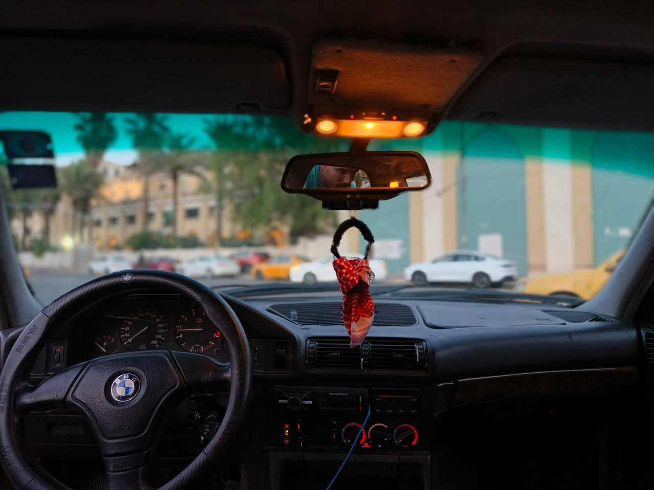 سلام عليكم  520 /كير ومكينه وتفرعات28 سياره موديل 90 كير مكينه اكسل كفاله تبريد قطعتين ثلج منضومه كلها جديده غرفه جديده كلش عليها منضومه زنون للبجم كله اصلي كهربائيات كلها شغاله شلع ومعدل 
سلايت شغال جام 4شغال بجم عريض وياله هامان وتخم تاير ياباني اصلي صدر خلفي امامي يخبل رقم بغداد دولي بسمي هزه وسنويه جديد مكان سياره بغداد *********** #سعر59
