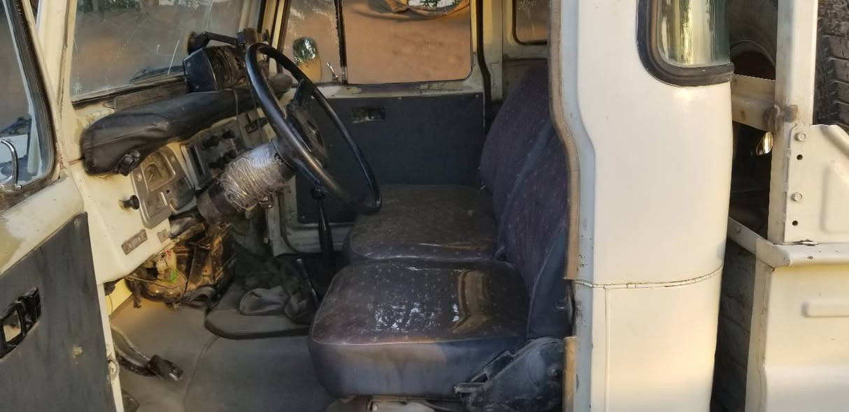 السلام عليكم لاند كروز موديل ٧٥ مكينة ٦ سلندر كاز سيارة تخم تاير جديد دبل شغال سنوية ل ٢٠٣٠ بأسمي رقم مميز مكان بغداد تقاطع النهروان للاستفسار الاتصال على هذا الرقم ***********
