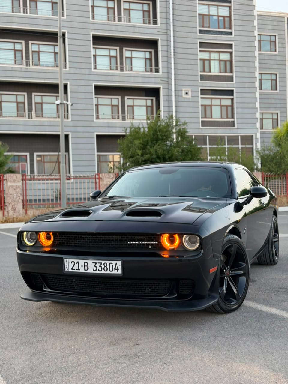 دۆج چالنجەر 2019
DODGE CHALLNGER
مواسەفات (SXT)(AWD) V6
بەسمە و شەغال و شاشە وەسەت و کارپلەی و کوشن کارەبا و حجمی ویل (20)
 بۆیاخ بۆنیت و یەک چاملغی پێشەوە سايق و جاملغى پێشەوەی سەکن کلیر ئەمریکا 
(63)مایل رۆیشتوە 
گێڕ و مەکینە و بەناوکردن و هەموو شتێکی بە شەرت ماڵی دۆست 
نرخ 149$

***********
***********

دوج جالنجر 
موديل ٢٠١٩
مواصفات (AWD) (SXT) (V6) 
بسمة و شغال و     شاشة وسطية تدعم Apple CarPlay
كشن كهربائية و حجم ويل ٢٠ 
عداد المسافة:٦٣ ميل 
ملاحظة السيارة: بونيد و جاملغ أمامي سايق و جاملغ امامي سكن كلير امريكا 

الحالة: القير، المحرك، والترقيم، وجميع أجزاء السيارة مضمونة، والسيارة على شرط الفحص الكامل
سعر ١٤٩$ ورقة مجال بسيت
