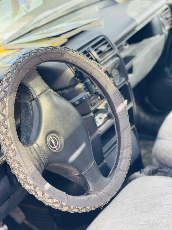 ئەم ئۆپل بۆفرۆشتن مودیل٩٢سەیارەکە سلایدی ئیش دەکات گەرمو فلجەی ئیش دەکات جوار تایەی تازەی لەژیرە جوار دەبلی لۆک سەدری لۆکە سەیارەکە ٢٥٠مسرفی نیە سەیارەی مالە بەتل زایەعەو ریگە پیدان هەموی بەشەرت موسو براوە سەیارەکە نەدوکەل نەسەرف هیج عەیبو عاری نیە لۆک لۆکە ٢٣محامەلەیەکی کەم هەموی بخوینۆ ئینجا جەرەس بکە *********** شوین کەلار
