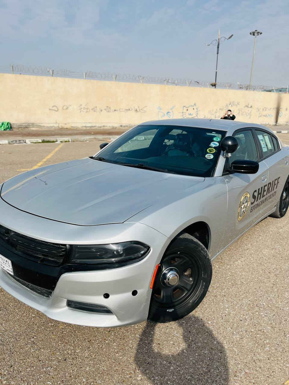 سلام عليكم
جارجر 2023 أصل بوليسي مكينة 5700 دخول جديد بأسمي بدون رقم تترقم اي محافظة الحادث تبديل جاملغ امامي + بنيد بدون دواخل الارباك ضارب مبدل دشبول .
سياره جديده ع وضع الشركه ما تصرف عليها ولا ألف / مكان السياره العماره
السعر : 215 وبيها مجال قليل 
للاستفسار الاتصال على/ ***********
