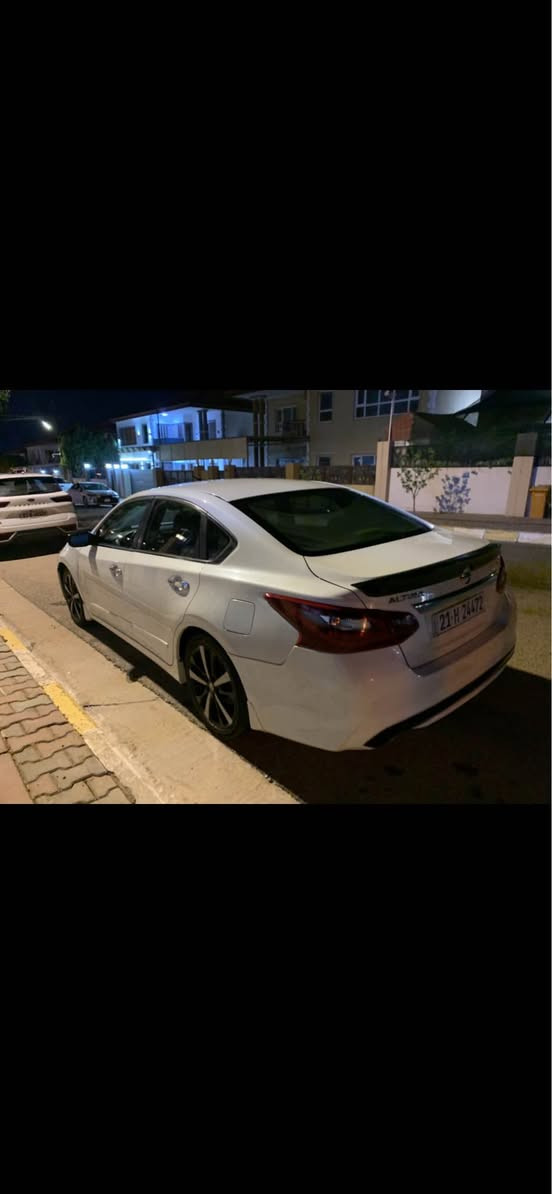 التيما 2017 SR
بيها جاملغين و بونيد و باب سكان بخ بدون معجون يعني ٣ تبديل و واحد بخ لل توحيد ألون صدفى كير محرك كهربائية بشرط و بسمي تحويل ٢ يوم و بيها بطاقة بنزين 
ماشي 85 الف 
سعر٩٦ وبيها مجال للطيبين 
رقم الهاتف *********** واتس اب كركوك, العراق

