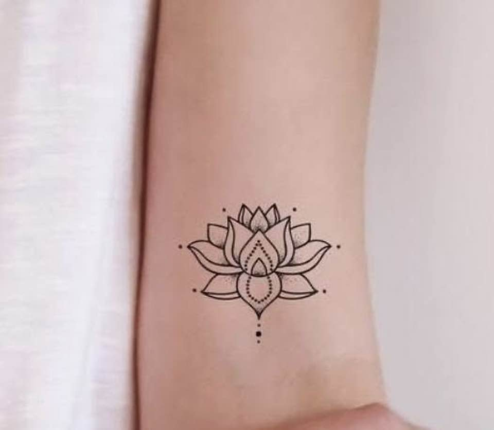 مساء الورد 
ستكون خبيرة التاتو مدام مهسا متواجدة اليوم الساعة ال3 للحجز والاستفسار الاتصال على الرقم ***********
