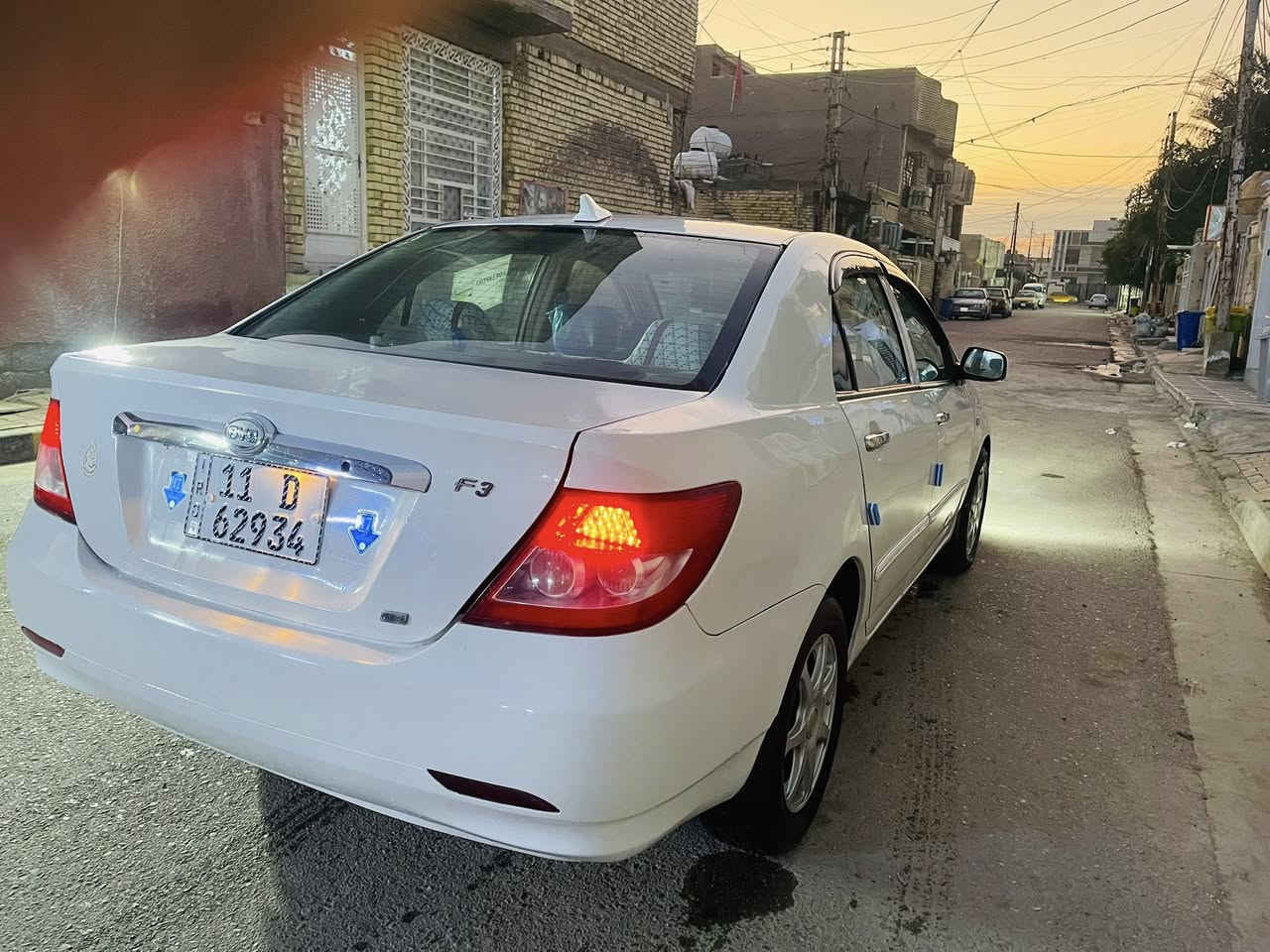 سلام عليكم
بيوايدي f3 كير عادي موديل 2011
كير ومحرك خير من الله لا تنقيص ولا تبخير
مكفوله من الظربه والصبغ عده هلالات  
تبريد ثلج كهربائيات كلها شغاله صدر جديد تخم تاير توني شاده جديد
رقم بغداد الانكليزي بسمي السنويه 
السعر 63 مجالها حك الجيه 

***********
