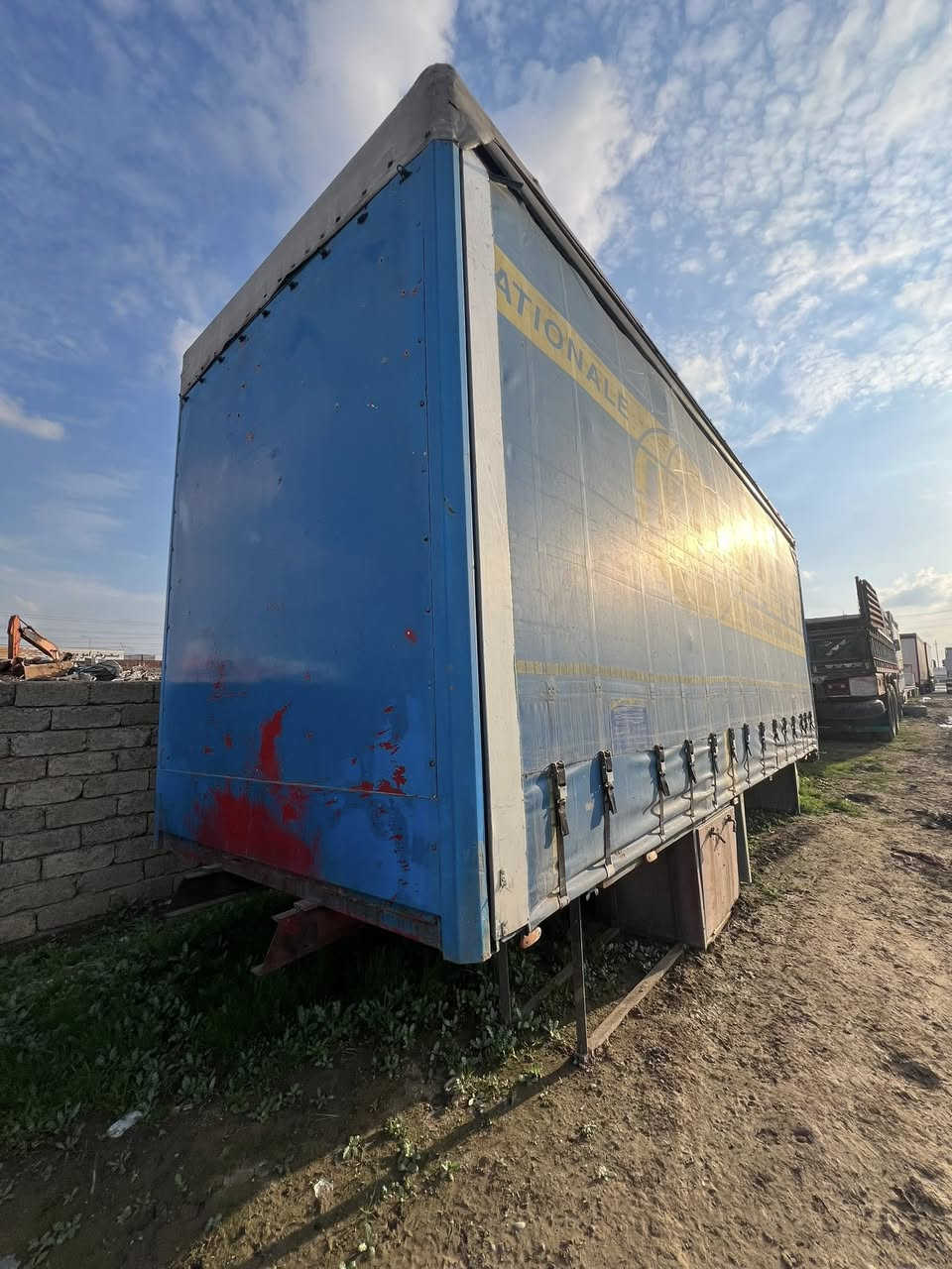 السلام عليكم اقرأ تفاصيل واتصل ✅
للبيع بودي سحال طول 8.00 متر وارتفاع 325 متر
￼طخم سلالم ￼￼ البودي نظيفه￼￼￼ رقم الهاتف قحطان معرض 
*********** كورك *********** اسيا
معرض ابو قحطان واولاده العنوان موصل برطله سهل نينوى ￼￼
