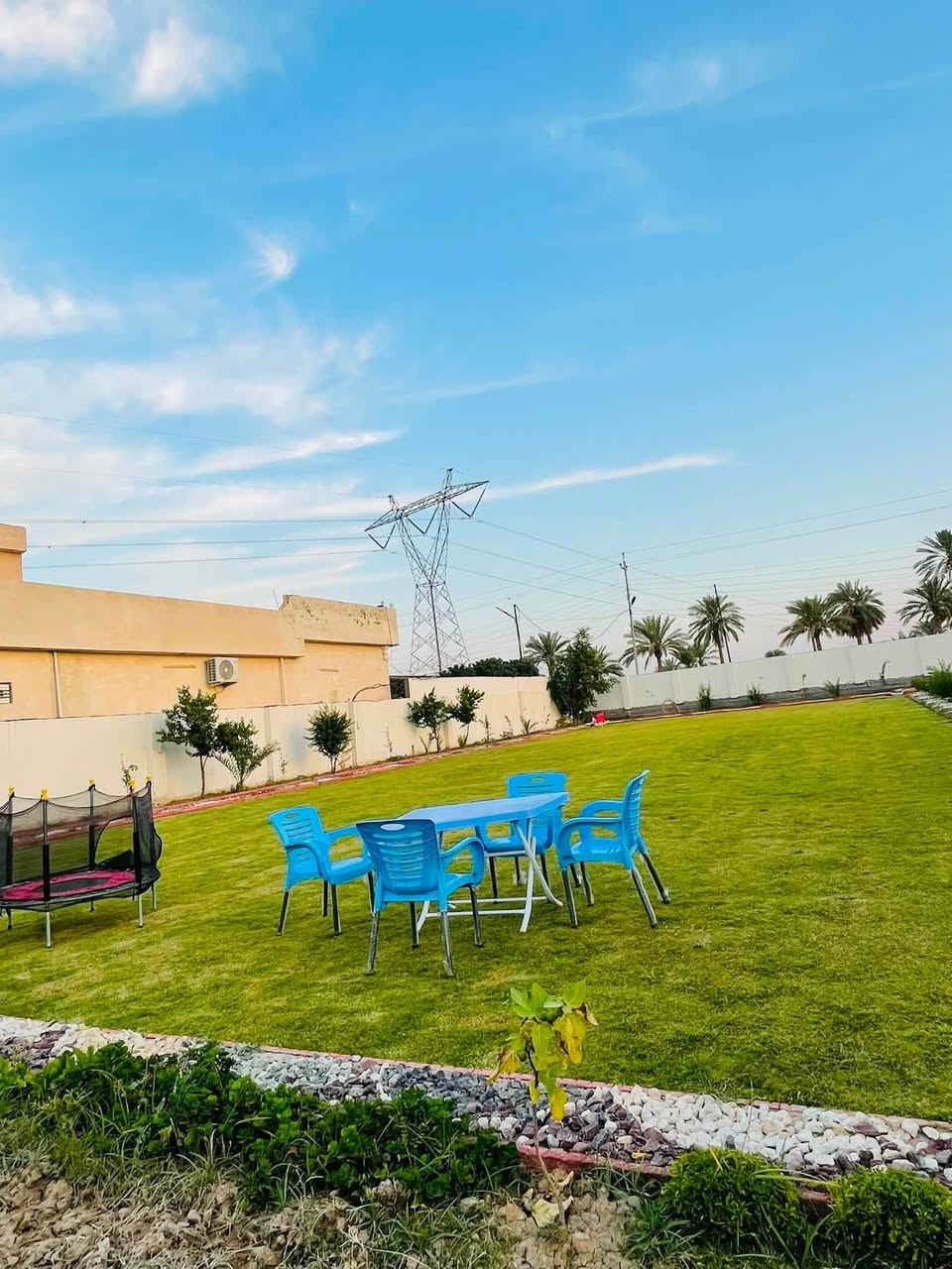تريد مزرعة ثقة موجودد اكيد وموثقة بتطبيق اجرلي🫨
تريد منضدة موجود🏓
تريد بليارد 🎱 موجود 
تريد مسبح جبير ونضيف وصافي موجود 🏊
تريد حديقة جبيرة تتونس بيهة وتلعبون طوبة⚽️
تريد مكان شوي مرتب ويخبل موجود 🍖
تريد بيت مرتب وكلش حلو وبي سبالت وشاشة موجود🥶
تريد مطبخ مرتب وكلشي موجود 🧑‍🍳
تريد كهرباء 24 ساعة موجود 🔋

واكيد الاسعار زينة ومناسبة للجميع 
ابو غريب ‭***********
