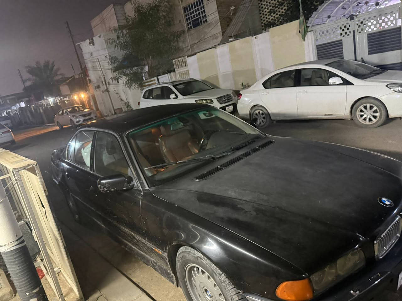 BMW
خفاش 
730
8سلندر 
شرط مكينه وكير 
حدادية80%
تخم تاير جديد 
غرفة كهربائية 
تبريد شغال 
سيارة بأسمي رقم بغداد الماني مداور ثاني يوم 
للبيع او مراوس بسيارة عاليه
معروضة ب80ورقه وبيها مجال
تواصل رقم 
***********
***********
