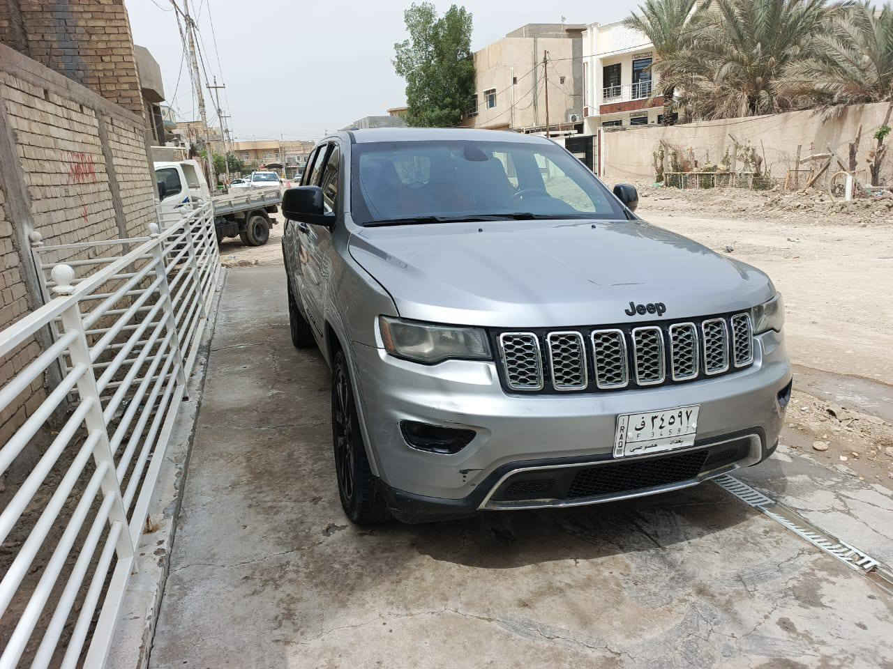 سلام عليكم  تحيه طيبه ورمضان كريم عليكم شباب جيب 18بلاك مواصفات معروفه فول عدى الفتحه ويل 20توقف عنده الرجوع حساسات كامره دواره فور ويل كشن كهرباء و تدفئه وتحكم كامل بلادي شاشه معتني بيه مال جني السعر 210 وقيم وتدلل بيه مجال بسيط بجم كبس تبريد ثلج ثلج تغم تاثير ماعايز لو دينار صدر كامل بالكارتون 16قطعه حتى المابيه شي بدلته مجموعه زنون كامل ضمان 4سنوات استبدال وصل موجود سياره ليره لاستفسار *********** مستعجل على بيعه
